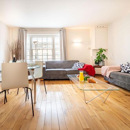 Spacious Apartment With A Balcony In Prime Location In Farringdon Londres Extérieur photo