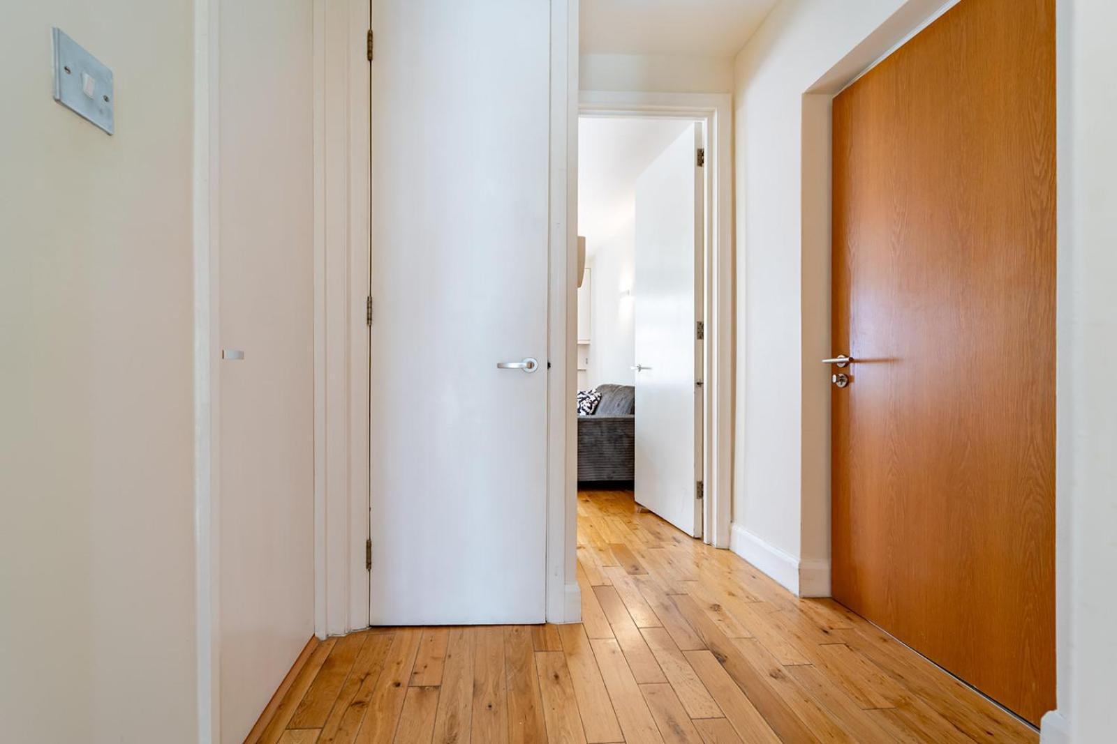 Spacious Apartment With A Balcony In Prime Location In Farringdon Londres Extérieur photo