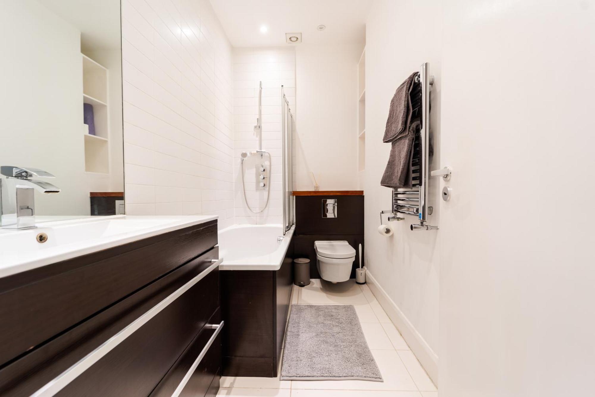 Spacious Apartment With A Balcony In Prime Location In Farringdon Londres Extérieur photo